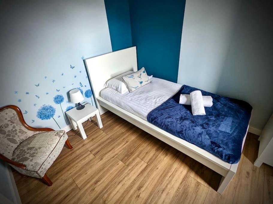 Cosy 2-Bedroom House In Leith Единбург Екстериор снимка
